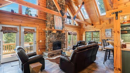 Quandary Village House | Shangri-La Cabin by AvantStay