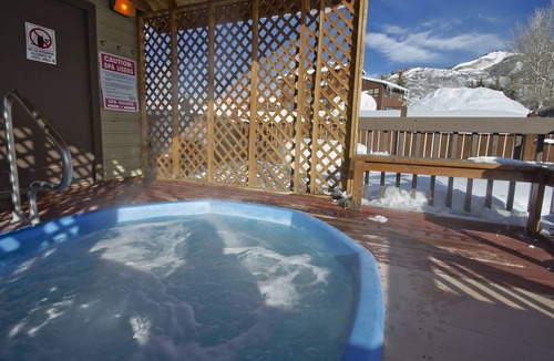 Steamboat Springs Condo | SHB26 | Minutes from Slopes | Free City Bus | Hot Tub