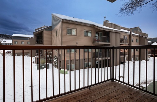 Steamboat Springs Condo | SHB26 | Minutes from Slopes | Free City Bus | Hot Tub