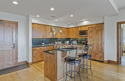 Empire Pass Apartment | Shooting Star Lodge at Deer Valley Resort - Two Bedroom Residence #203 condo