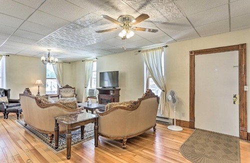 Custer Apartment | Shop, Hike & Explore! Historic Dtwn Custer Apt