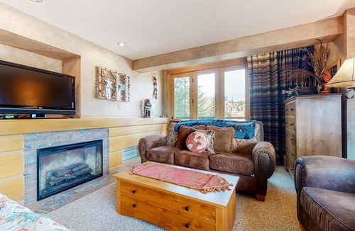 Big Sky Apartment | Shoshone 1913