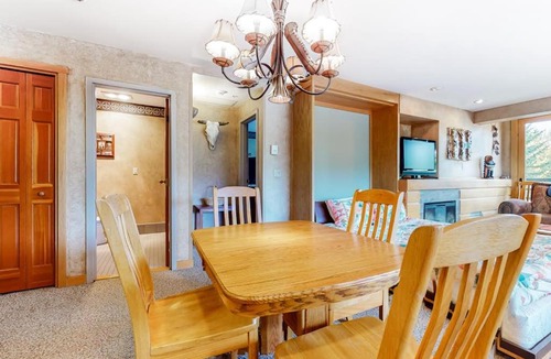Big Sky Apartment | Shoshone 1913