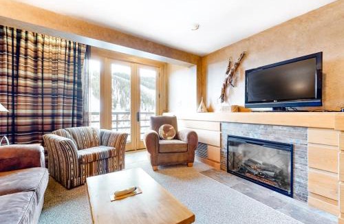 Big Sky Apartment | Shoshone 1965