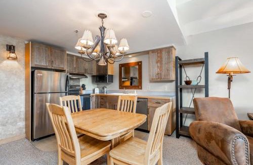 Big Sky Apartment | Shoshone 1986