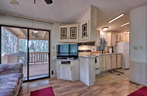 Show Low House | Show Low Home with Deck and Grill - 13 Mi to Hon-Dah!