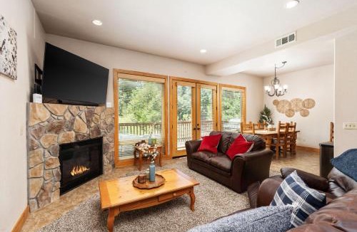 Shaver Lake House | Sierra Pines- Family friendly Game Room & Fire Pit