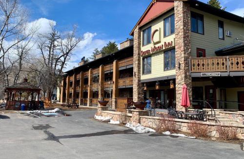 Estes Park Hotel | Silver Moon Inn