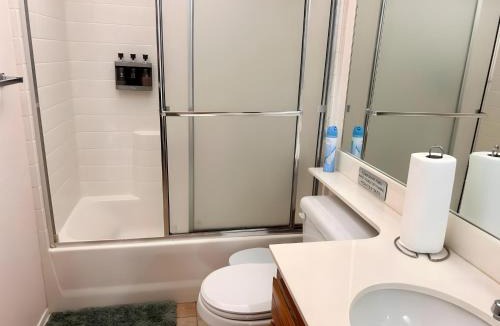 Hemet House | Silver Sands Den