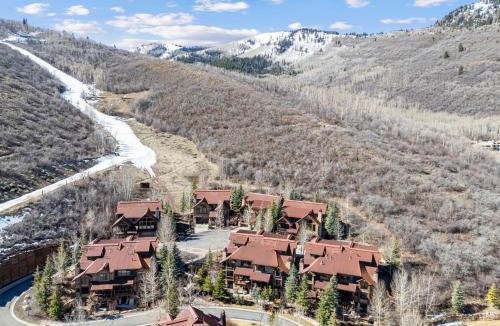 North Park City House | Silver Star #41DX - 4 Bed Cottage Spa