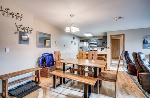 Wildernest Condo | Silverthorne Condo: New Pool & Hot Tub + Fireplace