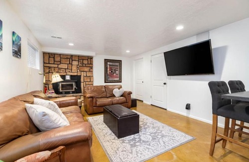 Cottonwood Heights House | Ski Bum Chalet-Close to Resorts