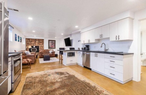 Cottonwood Heights House | Ski Bum Chalet-Close to Resorts