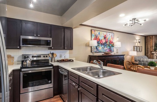 North Park City Condo | Ski Condo + Hot Tub Empire Coalition 202 Walk to Main + PC SKI 2B/2B