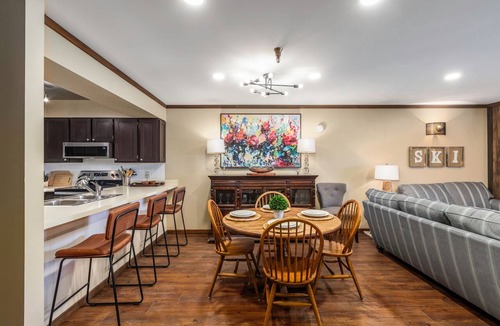 North Park City Condo | Ski Condo + Hot Tub Empire Coalition 202 Walk to Main + PC SKI 2B/2B
