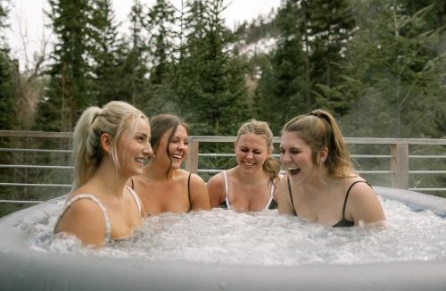 Lakeside House | SKI HAUS Cabin Retreat Sauna, Plunge, Hot Tub
