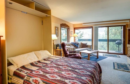 Big Sky Condo | Ski + Hike | Cozy Mountain Stay at Stillwater Studio Retreat