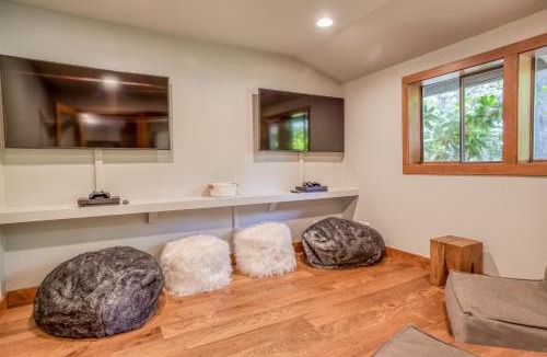 Century West House | Ski House 235 - Bend Comfy Condo