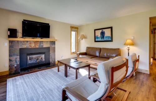Four O'Clock House | Ski-In Breck Condo: Walk to Shops & Restaurants!