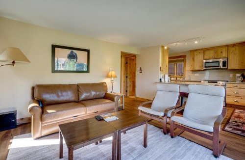 Four O'Clock House | Ski-In Breck Condo: Walk to Shops & Restaurants!