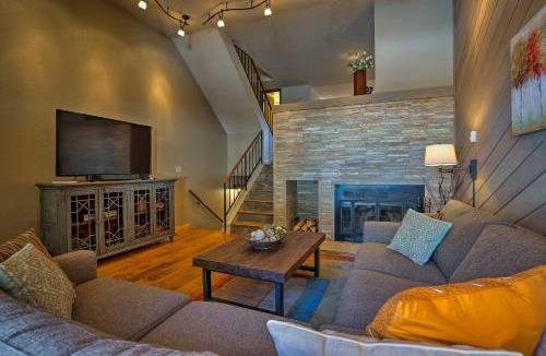 Four O'Clock House | Ski-In Breckenridge Abode: Walk to Main St & Lifts
