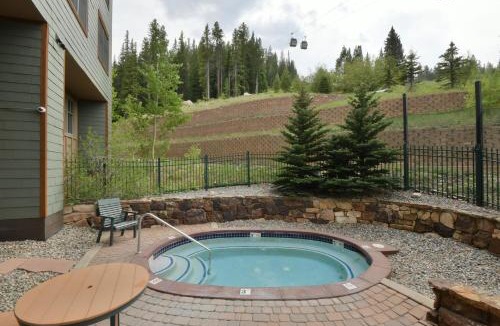 Winter Park House | Ski In Out Condo 1221 I Hot Tub I Great Views I Gym I Activity Program