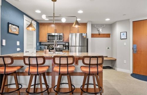 Winter Park House | Ski In Out Condo 3325 I Huge Hot Tub I Great Views I Heated Garage I Discounted Attractions