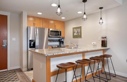 Winter Park House | Ski In Out Condo 3406 I Huge Hot Tub I Views I Activity Program