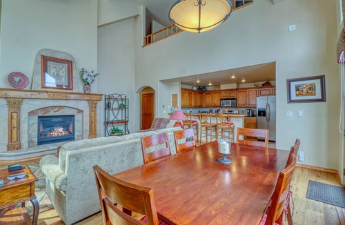 Edwards Condo | ski-in/out condo with pool, hot tub, & tennis - walk to lifts