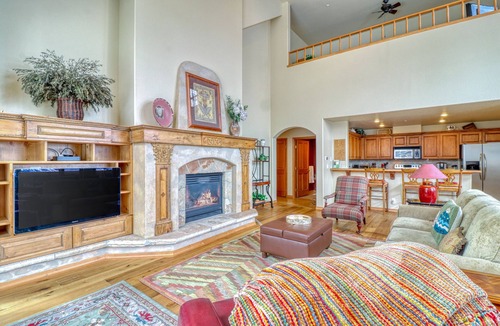 Edwards Condo | ski-in/out condo with pool, hot tub, & tennis - walk to lifts