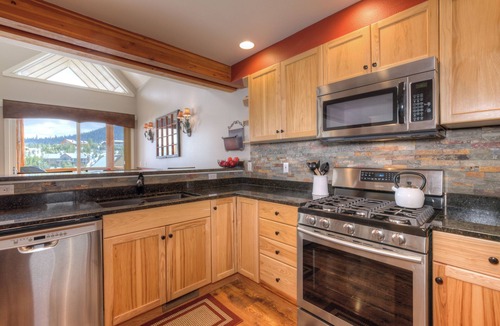 Saddle Ridge House | Ski-in/ski-out home in Moonlight Basin w/private hot tub - Saddle Ridge - Gambler Chalet