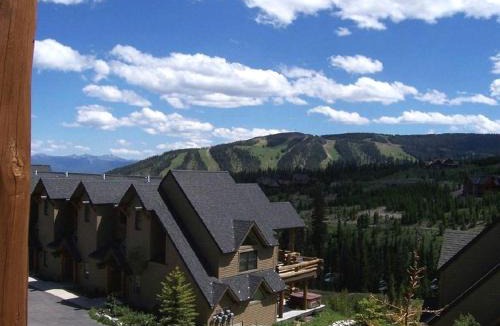 Saddle Ridge House | Ski-In/Ski-Out Luxury Cabin Rental with Incredible Views in Big Sky