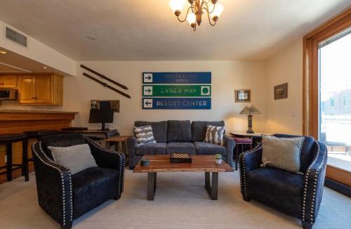Downtown Park City Apartment | Ski in Ski out Main Street Balcony Hot Tub