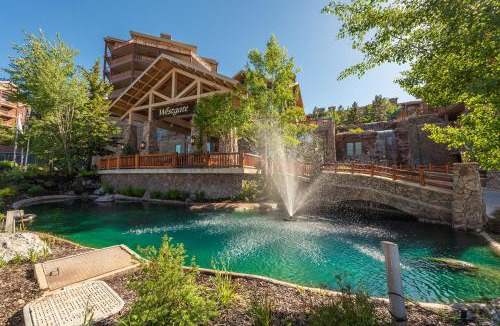 Park City House | Ski In Ski Out Westgate Penthouse Private Hot Tub, Multiple Pools, Onsite Spa and Restaurant 4800A