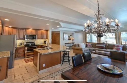 Crested Butte Apartment | Ski Lodge Styled Plaza Condo condo