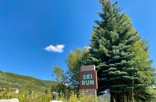 Mountain House House | Ski Run 302 by SummitCove Lodging in Colorado