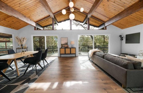 Upper Moonridge House | Ski View Chalet