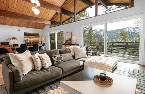 Upper Moonridge House | Ski View Chalet