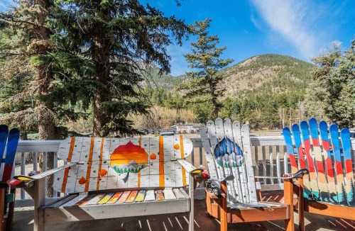 Cascade Apartment | Sky Mountain Villa Scenic Views Hot Tub & Fire Pit