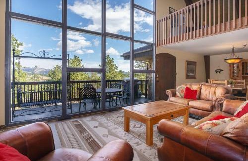 Carriage Hills House | Sky View in the Rockies
