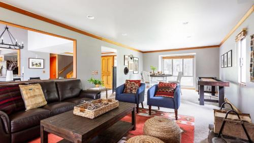 Sunriver House | Skylight by AvantStay