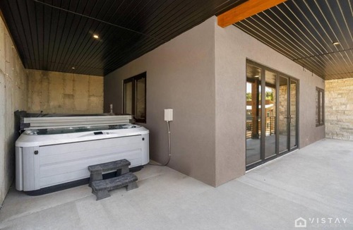 Brian Head House | Skyline Retreat in Luxe Townhome with Hot Tub and Sauna