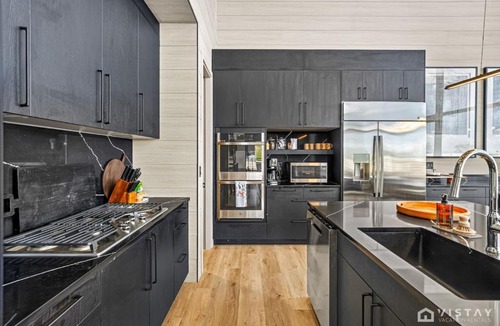 Brian Head House | Skyline Retreat in Luxe Townhome with Hot Tub and Sauna