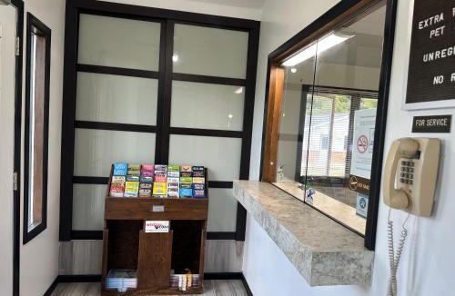 Prairie du Sac Hotel | Skyview Motel - Prairie du Sac