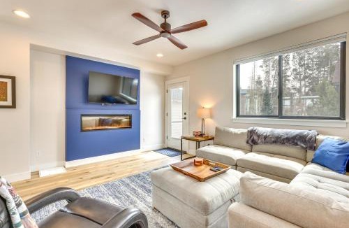 Fraser House | Sleek Fraser Townhome < 8 Mi to Winter Park!