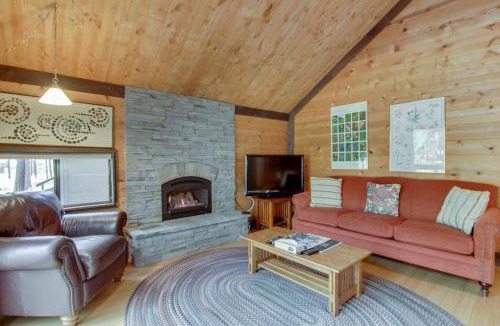 Overlook Park House | Sleek home with private hot tub & SHARC access - dog-friendly