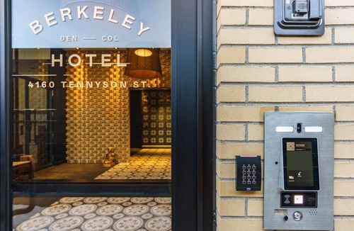 Berkeley Condo | Sleek & Modern Flat w/Views & Private Balcony!