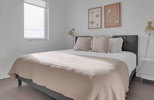 West Colfax Apartment | Sleek Sloan's Lake 1BR w/ Gym, W/D & Roof Deck, near Park, by Blueground