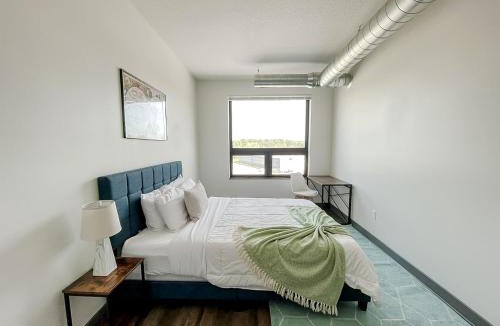 Des Moines Apartment | Sleepover 1BD 1BA Des Moines Apartments