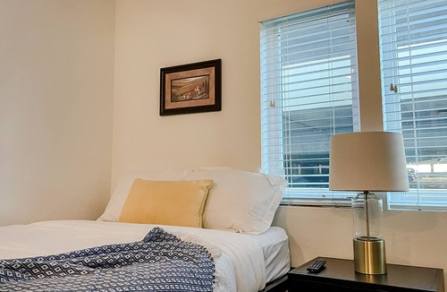 Downtown Springfield Apartment | Sleepover: Trendy Studio - Downtown Springfield